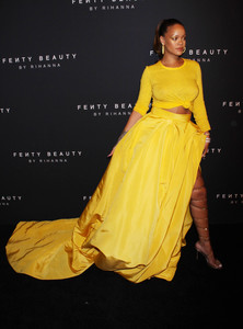 rihanna-goes-braless-at-quotfenty-beauty-by-rihannaquot-launch-new-york-fashion-week-9717-21.jpg