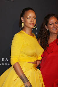 rihanna-goes-braless-at-quotfenty-beauty-by-rihannaquot-launch-new-york-fashion-week-9717-31.jpg