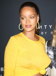 rihanna-goes-braless-at-quotfenty-beauty-by-rihannaquot-launch-new-york-fashion-week-9717-40.jpg