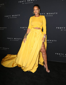 rihanna-goes-braless-at-quotfenty-beauty-by-rihannaquot-launch-new-york-fashion-week-9717-41.jpg