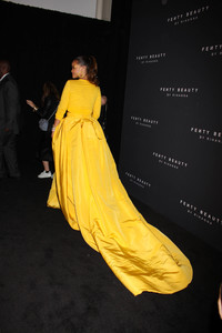 rihanna-goes-braless-at-quotfenty-beauty-by-rihannaquot-launch-new-york-fashion-week-9717-6.jpg