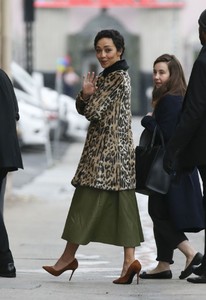 ruth-negga-arrives-at-jimmy-kimmel-live-in-hollywood-01-09-2017_12.jpg