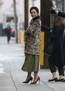 ruth-negga-arrives-at-jimmy-kimmel-live-in-hollywood-01-09-2017_13.jpg