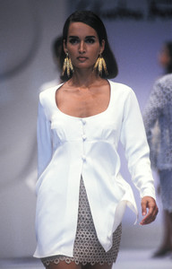 salvatore-ferragamo-ss-1991-4.thumb.JPEG.9921c8ccf0d40409f4c0a73aac0b2be9.JPEG