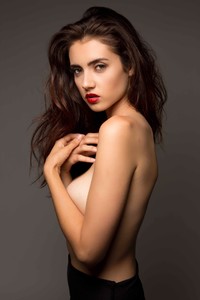 sarahc9.thumb.jpg.c2294f397e8f9b9db229a568774a0293.jpg