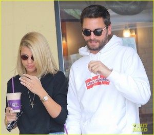 scott-disick-and-sofia-richie-step-out-for-lunch-in-calabasas-04.jpg