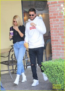 scott-disick-and-sofia-richie-step-out-for-lunch-in-calabasas-09.jpg