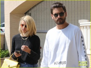 scott-disick-and-sofia-richie-step-out-for-lunch-in-calabasas-17.jpg