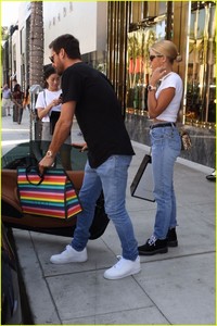 scott-disick-sofia-richie-inseperable-03.jpg