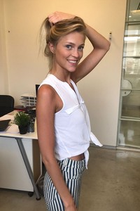 serlina-hohmann_pol_01.thumb.jpg.18f4f1582acb0bbb017b749ae5529175.jpg