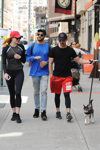 sophie-turner-out-for-a-stroll-with-her-puppy-named-porky-in-nyc-september-8-2017-10.jpg
