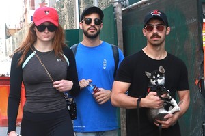 sophie-turner-out-for-a-stroll-with-her-puppy-named-porky-in-nyc-september-8-2017-19.jpg