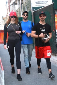 sophie-turner-out-for-a-stroll-with-her-puppy-named-porky-in-nyc-september-8-2017-22.jpg