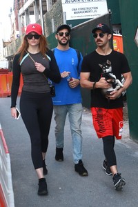 sophie-turner-out-for-a-stroll-with-her-puppy-named-porky-in-nyc-september-8-2017-25.jpg
