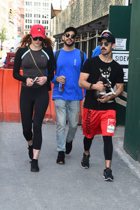 sophie-turner-out-for-a-stroll-with-her-puppy-named-porky-in-nyc-september-8-2017-39.jpg