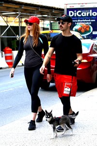 sophie-turner-out-for-a-stroll-with-her-puppy-named-porky-in-nyc-september-8-2017-46.jpg