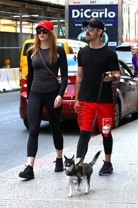 sophie-turner-out-for-a-stroll-with-her-puppy-named-porky-in-nyc-september-8-2017-47.jpg