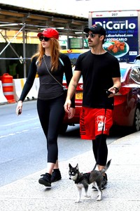 sophie-turner-out-for-a-stroll-with-her-puppy-named-porky-in-nyc-september-8-2017-49.jpg