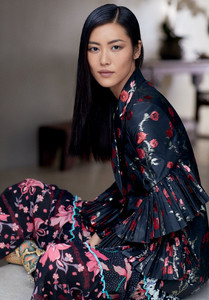 t-magazine-singapore-september-2017-liu-wen-by-russell-james-04.thumb.jpg.31e26feb92ea94ea31ed8d4b0ac01eb5.jpg