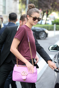 taylor-hill-out-in-milan-91917-8.jpg