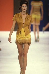 todd-oldham-ss-1995-2.thumb.jpg.e6d6e9a759bfe5ba5f15474d7ad52f3b.jpg