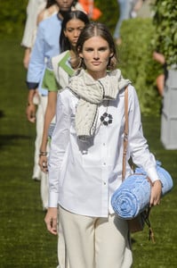 tory-burch-rs18-0341.thumb.jpg.4d1416f7b141f8542f186b3cf2afa4b6.jpg