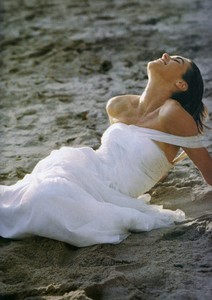 uk_vogue_june_1989_12.thumb.jpg.66d3c515d1fad0dc70db3ac3f54a3fba.jpg