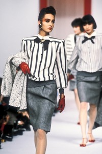 valentino-ss-1985-5.thumb.JPEG.07933fe9866d31d2a804873e97a21bcb.JPEG