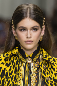 versace-clp-rs18-2619.thumb.jpg.5b2861ff3622faed52297a21e2930335.jpg