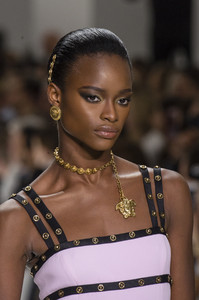 versace-clp-rs18-3085.thumb.jpg.7b4943cb9f766c6ec2c37aa0ac502ede.jpg