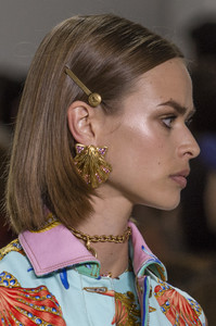 versace-clp-rs18-3134.thumb.jpg.196780ed5d4ce9dd8330a9d1dba412be.jpg