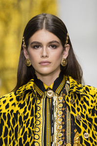 versace-clpa-rs18-5272.thumb.jpg.30570d332bfd4dd8a76676086b39efc6.jpg