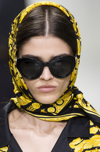 versace-clpa-rs18-5281.thumb.jpg.f9a663935ae8b3240f9c72fa0e3609a9.jpg