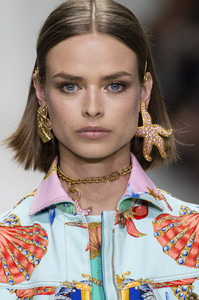 versace-clpa-rs18-5664.thumb.jpg.d71a1cbb9b3f206dc5c29705dcdb91ee.jpg