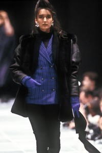 versace-fw-1986-3.thumb.JPEG.85e12a7adf562c90d37e0a14024c9948.JPEG