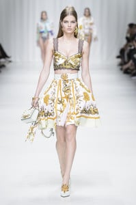 versace-rs18-5951.thumb.jpg.7f59889a0b59d8da250c2a1b7a33d3c6.jpg