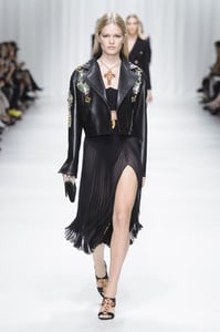 versace-rs18-6393.thumb.jpg.2ecfc80861957ee8cced99e284ab191f.jpg