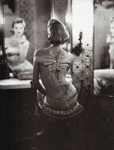 vogue-italia-feb-1993-015.thumb.jpg.bfd1f4c09f75fa9b063b0146e5372270.jpg
