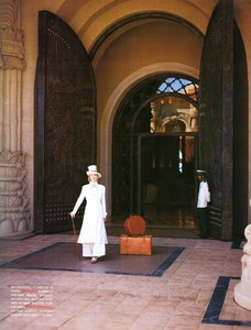 vogue-italia-may-1993-017.thumb.jpg.0dcde5128b1d01138b15534b00faa9c5.jpg