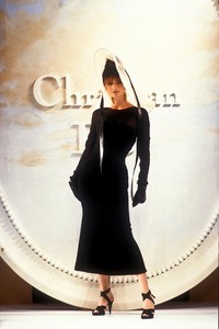 0_christian-dior-hc-ss-1993-1_html.thumb.JPEG.c235c45a0b6f65b533c5746c0be7dd35.JPEG