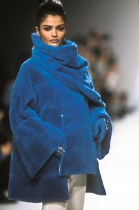 0_claude-montana-fw-1991-1_html.thumb.JPEG.4282e1b2d9ea6d4626d93a8296f1bc0d.JPEG