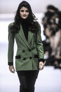 0_genny-fw-1991-1_html.thumb.JPEG.e814e8b39cc771b33802e39458c49f9f.JPEG