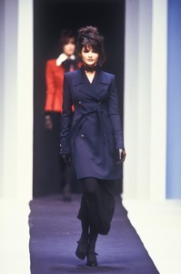 0_karl-lagerfeld-fw-1992-1_html.thumb.JPEG.86e20f45e2163ef528d7f8dd08430006.JPEG