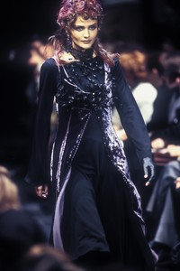 0_martine-sitbon-fw-1993-1_html.thumb.JPEG.d3394c856a6c3dfc67d4eb7ec00f851e.JPEG