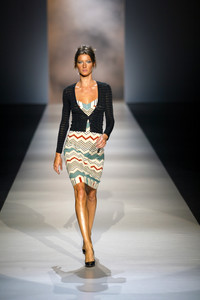 0_missoni-ss-2003-1_html.thumb.JPEG.9c4e927a5b23b58741e1c08b7e826368.JPEG