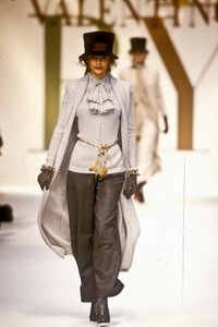 0_valentino-fw-1993-1_html.thumb.JPEG.55132431372959e04f06dff27d87e088.JPEG