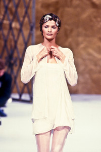 10_chanel-hc-fw-1993-11_html.thumb.JPEG.82733040223adb115185445e393fa2e0.JPEG