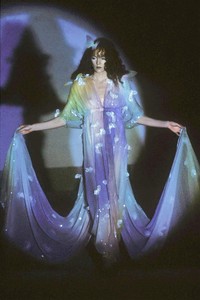 11_thierry-mugler-ss-1982-28_html.thumb.JPEG.3e913997596d6d6f199051d6d5dc6255.JPEG