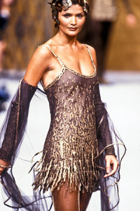 14_chanel-hc-fw-1993-15_html.thumb.JPEG.af05cc756d7fcf5d9b44b77a61397727.JPEG