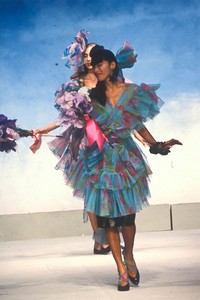 14_thierry-mugler-ss-1982-31_html.thumb.JPEG.5ad1831cedcce0ed488b29d068cadc09.JPEG